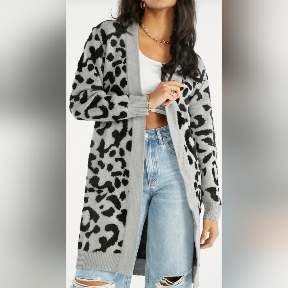 Leopard Print Gray Sweater